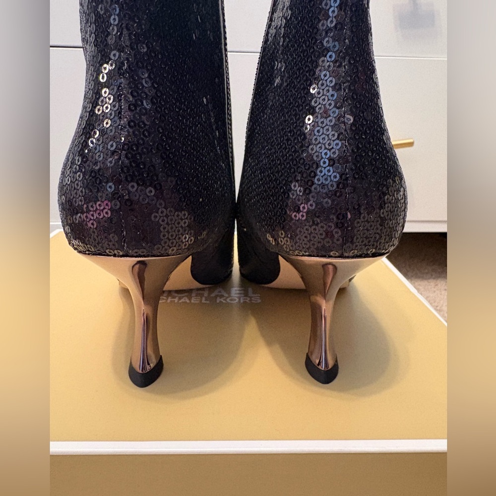 Michael Kors Black Sequin Ankle Booties Pointed Toe Kitten Heel NIB Box Size 9 - Picture 6 of 10